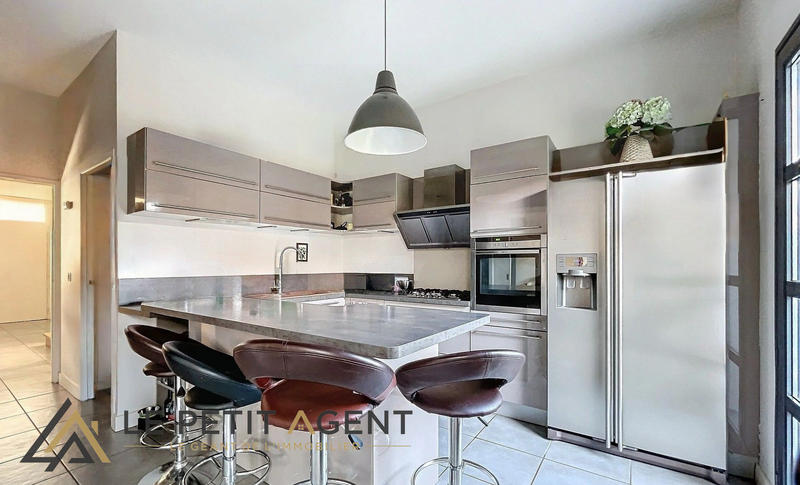 Appartement - 237 m² - 7 pièces