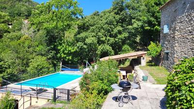 Maison - 360 m² - 11 pièces