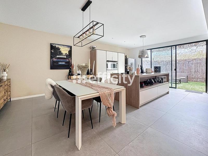 Appartement - 110 m² - 2 pièces