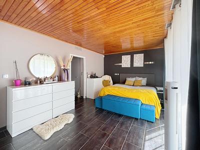 Maison - 254 m² - 7 pièces