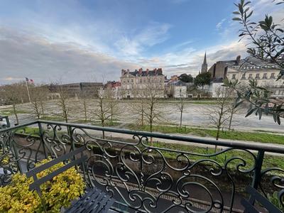 Appartement bourgeois - 78 m² - 3 pièces