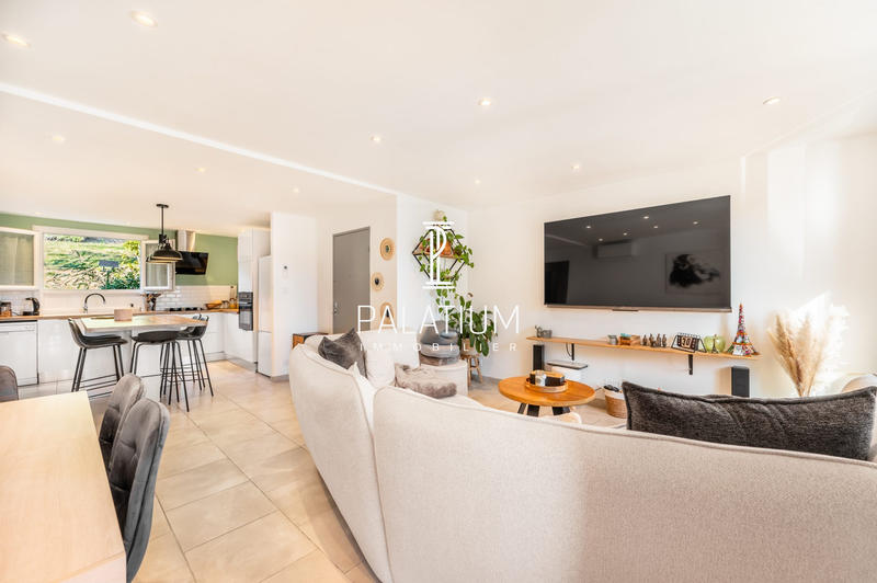 Appartement - 82 m² - 4 pièces