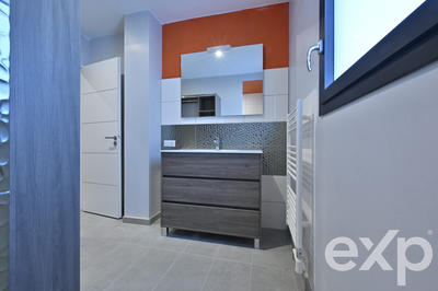 Maison - 202 m² - 5 pièces