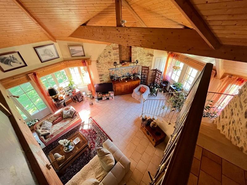 Maison ancienne - 253 m² - 9 pièces