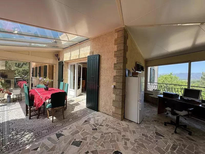 Maison - 232 m² - 8 pièces