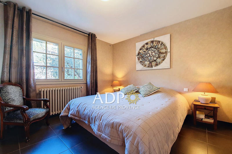 Maison - 163 m² - 9 pièces