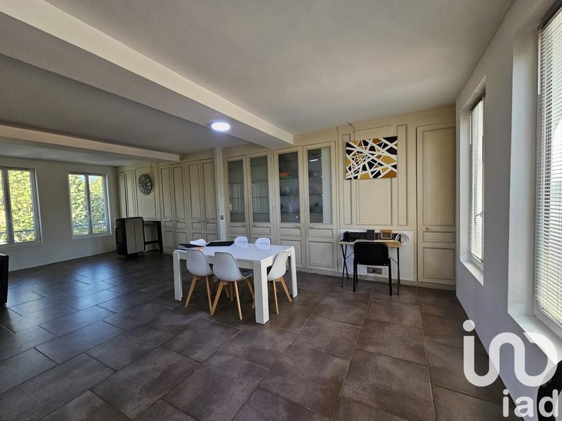 Maison - 259 m² - 11 pièces