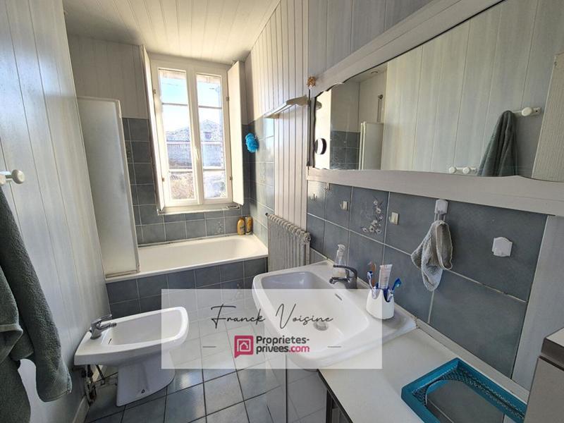 Maison - 128 m² - 8 pièces