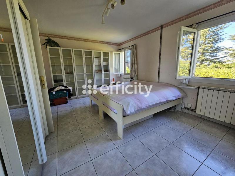 Maison - 208 m² - 11 pièces