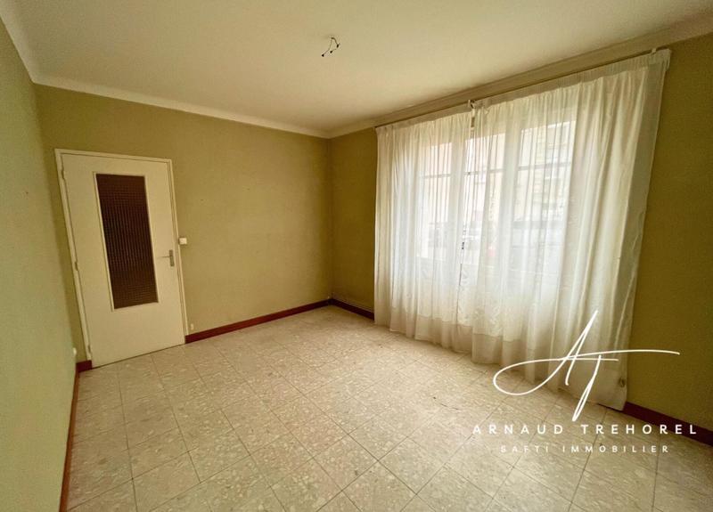 Maison - 230 m² - 7 pièces