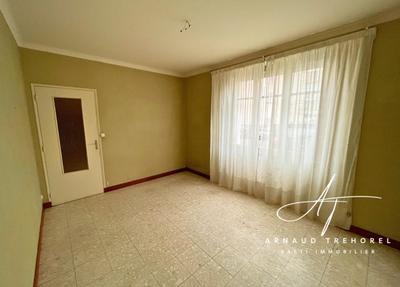 Maison - 230 m² - 7 pièces