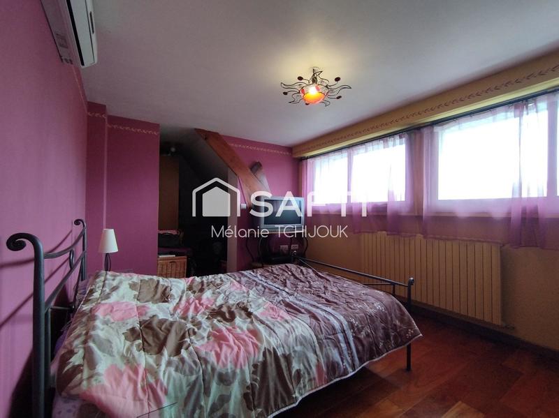 Maison - 215 m² - 9 pièces