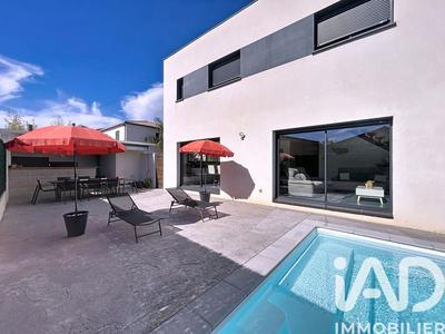 Maison - 140 m² - 5 pièces