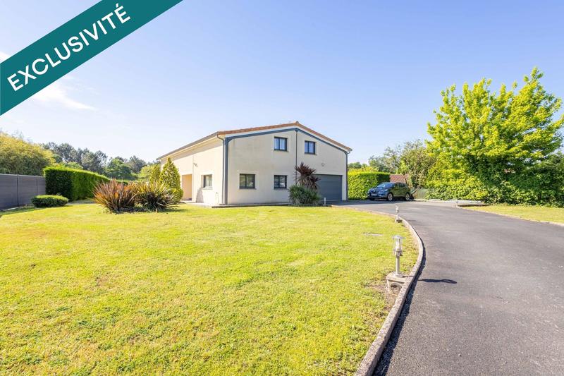 Maison - 203 m² - 7 pièces