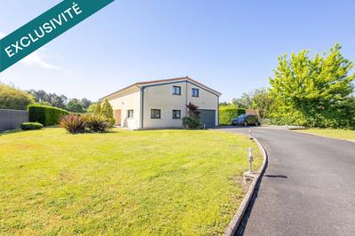 Maison - 203 m² - 7 pièces