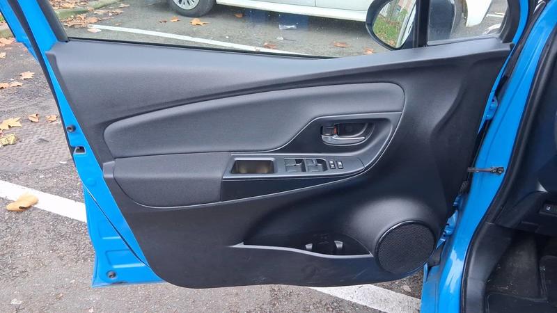 Toyota Yaris 1.5 VVTi 100 Hybrid E-Cvt Cyan Edition - Automatique Entretien constructeur