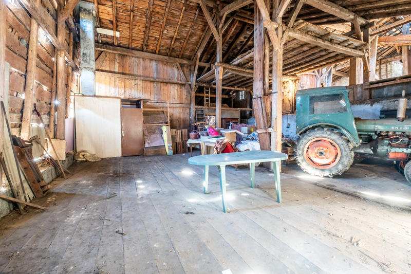 Ferme - 710 m² - 4 pièces