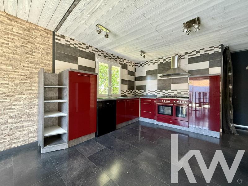 Maison - 165 m² - 8 pièces