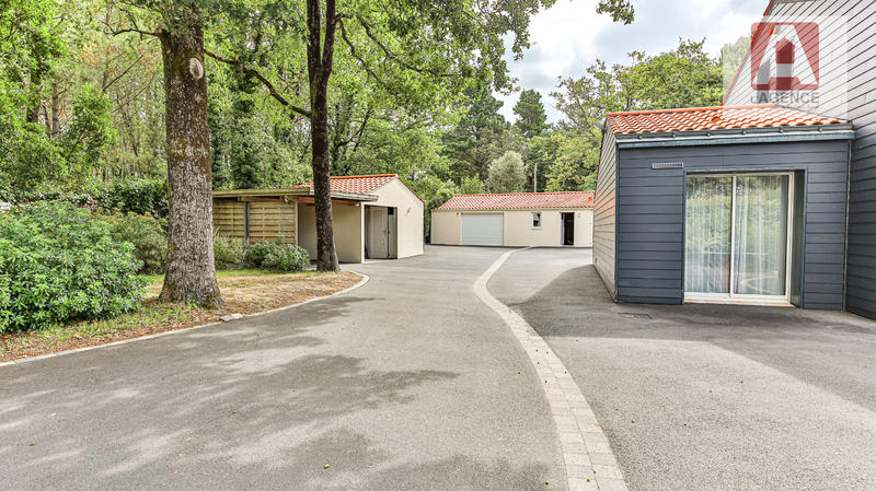 Maison - 190 m² - 8 pièces