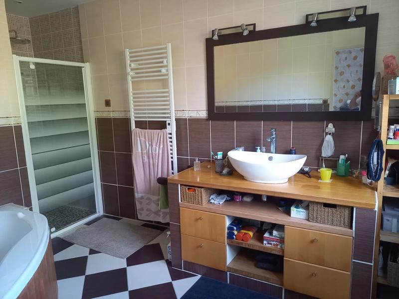 Maison - 258 m² - 8 pièces