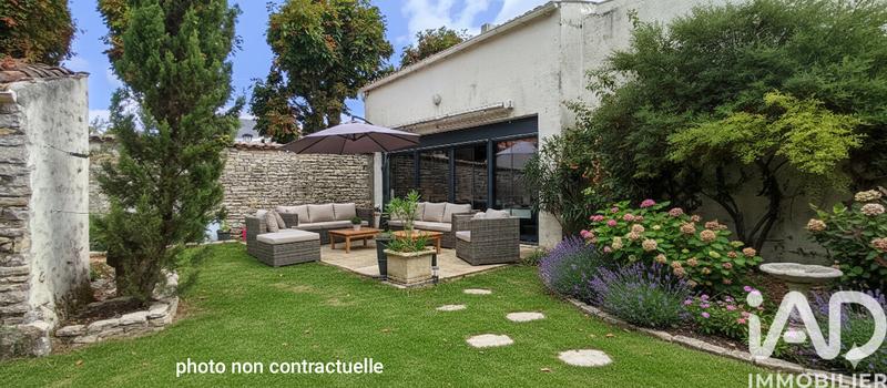 Maison - 225 m² - 10 pièces