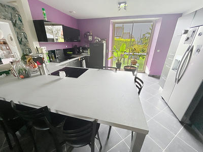 Maison - 157 m² - 8 pièces