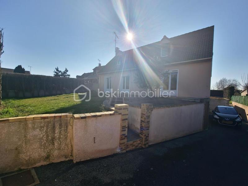 Maison traditionnelle - 164 m² - 6 pièces