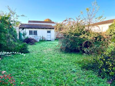 Terrain constructible - 1 019 m²