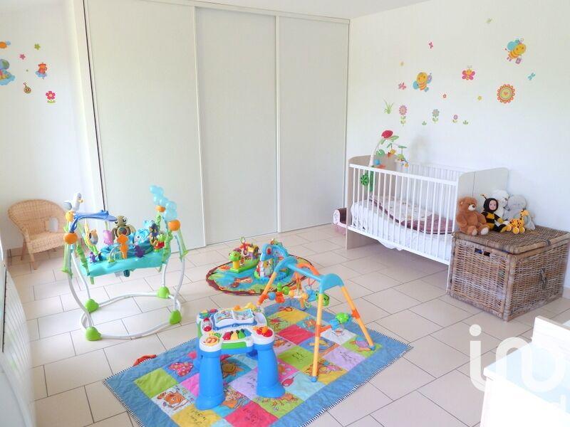 Maison - 220 m² - 10 pièces