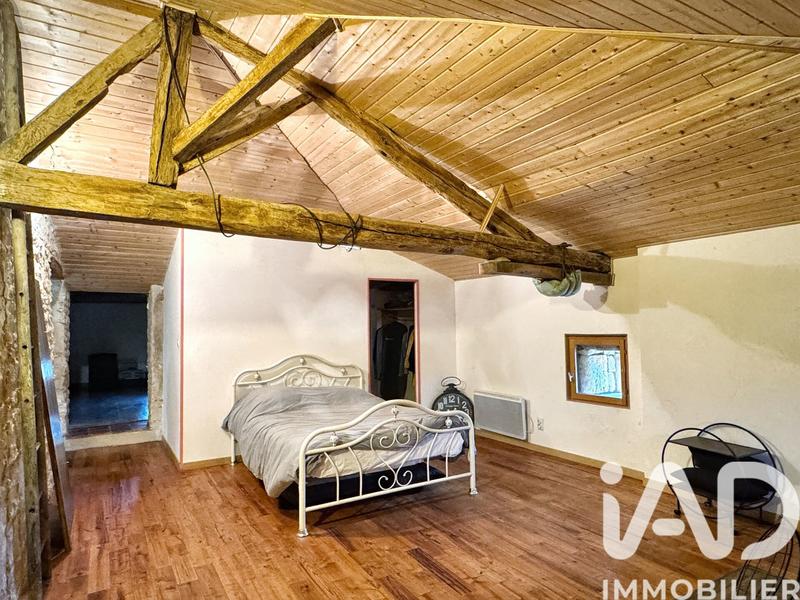 Maison - 235 m² - 5 pièces