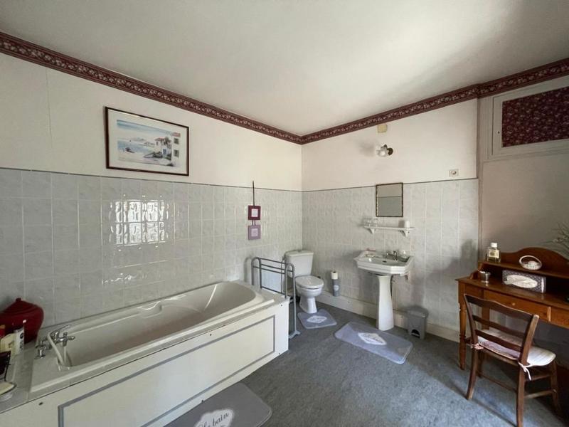 Château - 870 m² - 43 pièces