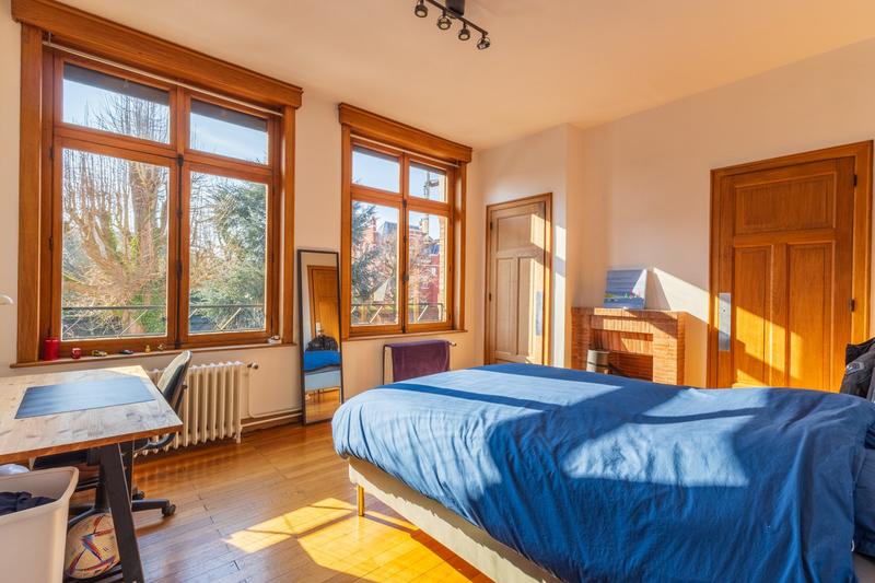 Maison - 405 m² - 13 pièces