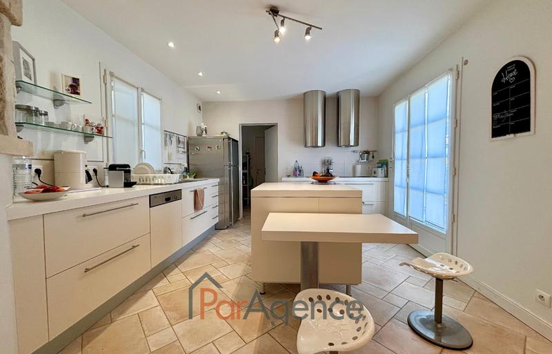 Maison - 204 m² - 5 pièces