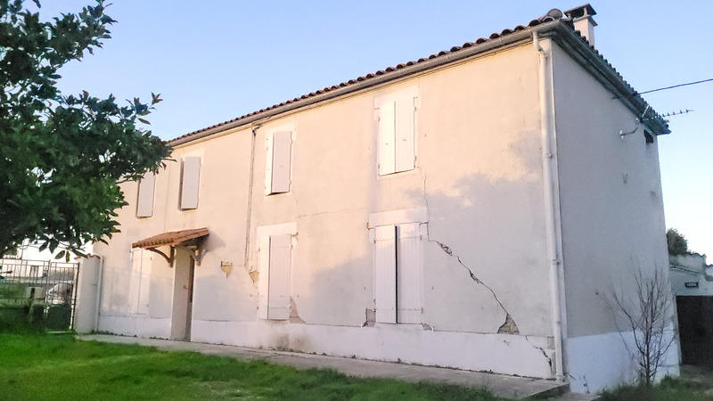 Maison - 243 m² - 8 pièces