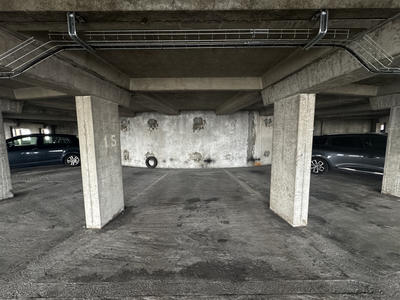 Parking / Garage