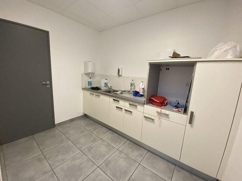 Local commercial - 61 m² - 5 pièces