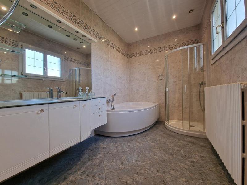 Maison - 104 m² - 4 pièces