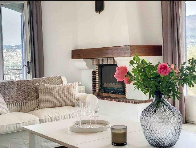 Propriété - 250 m² - 8 pièces