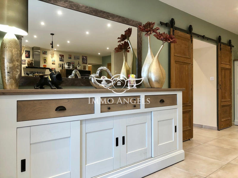 Maison traditionnelle - 163 m² - 8 pièces