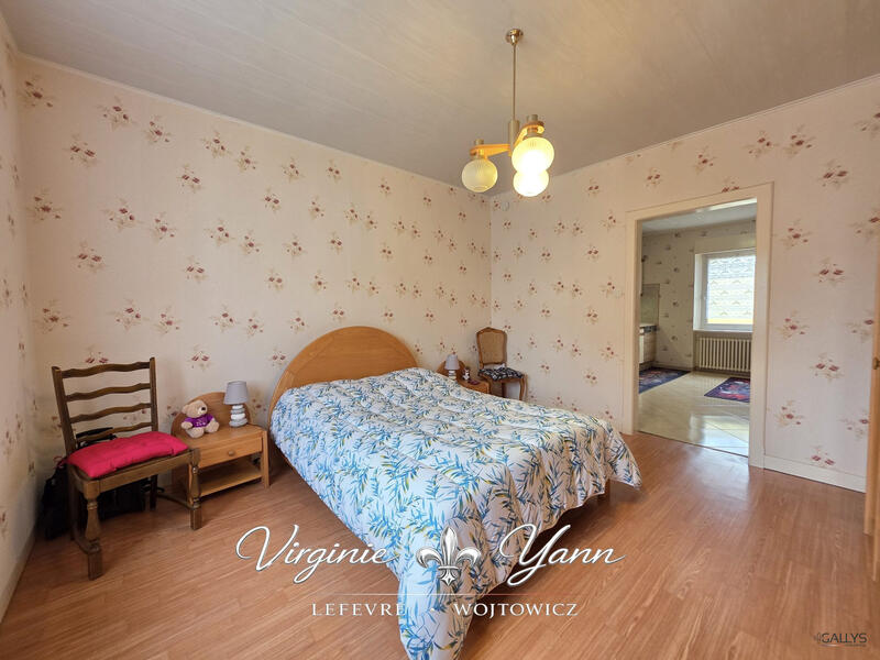 Maison - 180 m² - 8 pièces