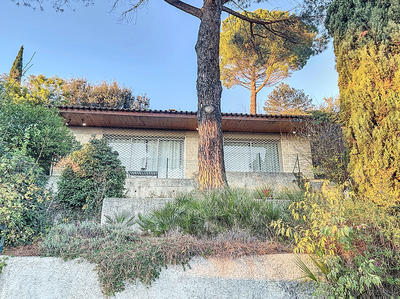 Maison - 180 m² - 8 pièces