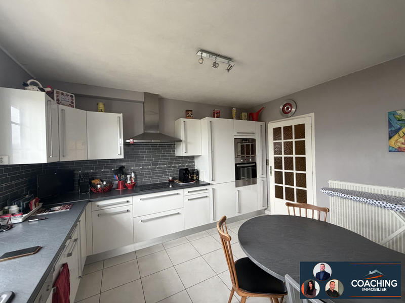 Maison - 217 m² - 8 pièces