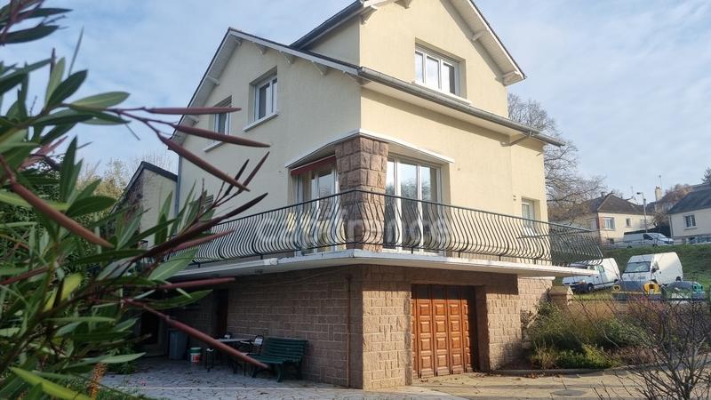 Maison - 140 m² - 5 pièces