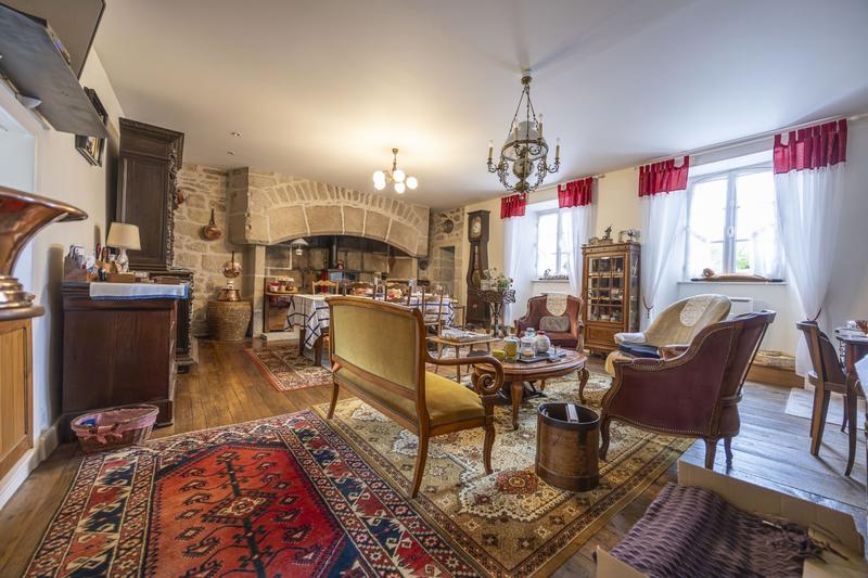 Maison ancienne - 224 m² - 8 pièces