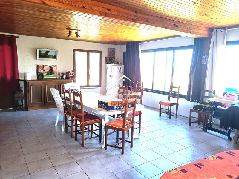 Maison traditionnelle - 244 m² - 8 pièces