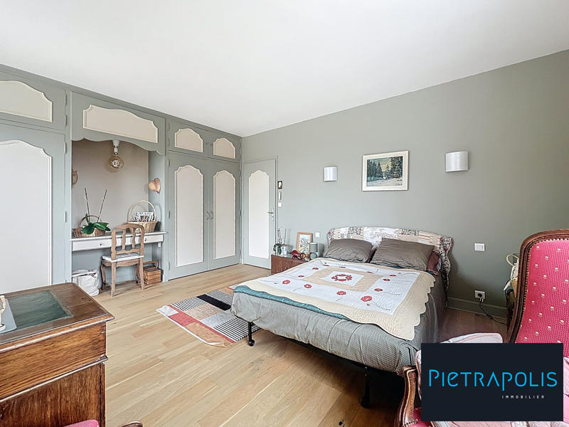 Villa - 313 m² - 8 pièces