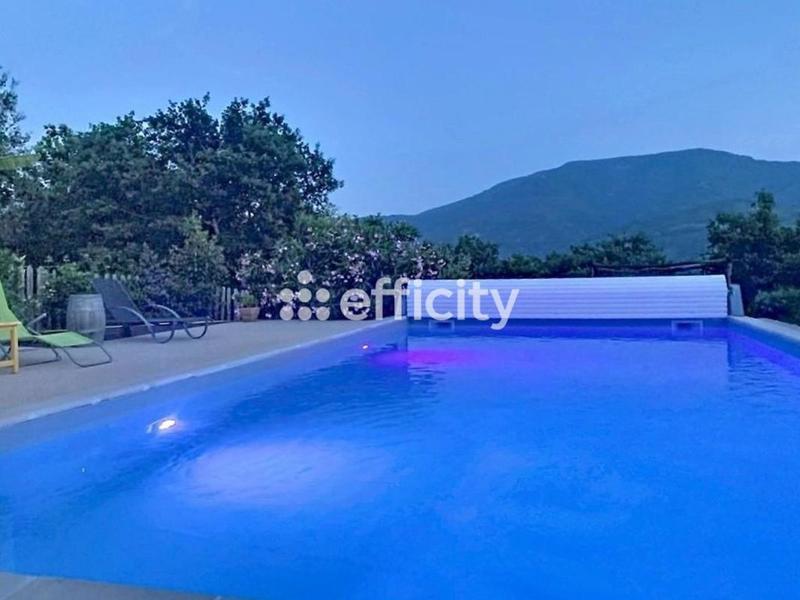 Mas - 300 m² - 11 pièces