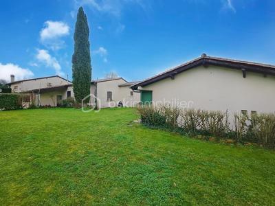 Propriété - 350 m² - 10 pièces