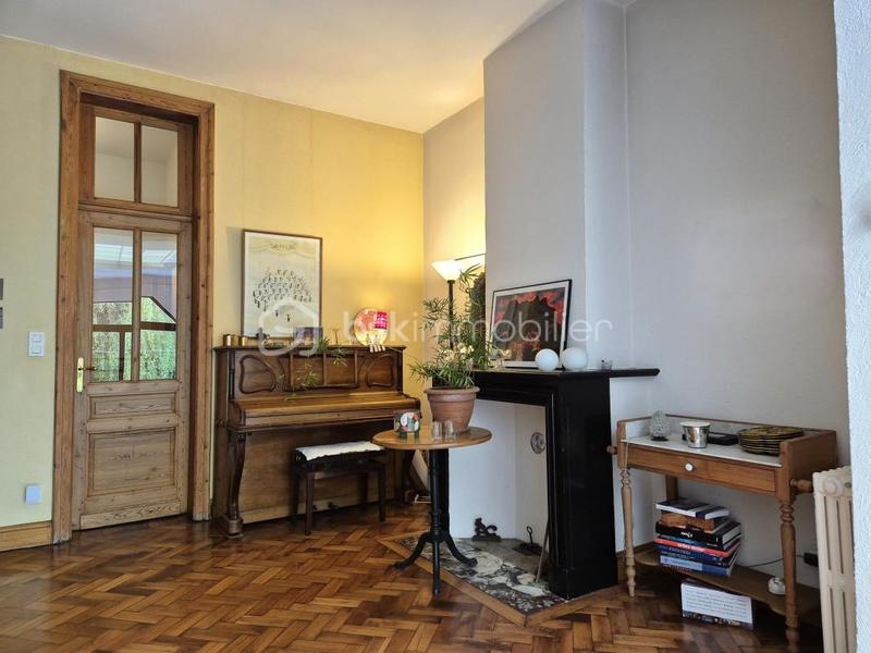 Maison - 365 m² - 10 pièces