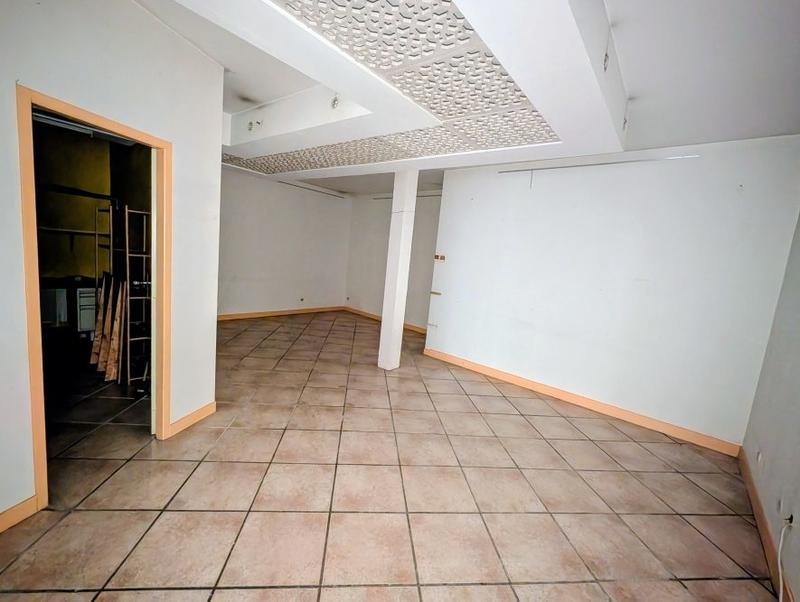 Fonds de commerce - Local commercial - 75 m²